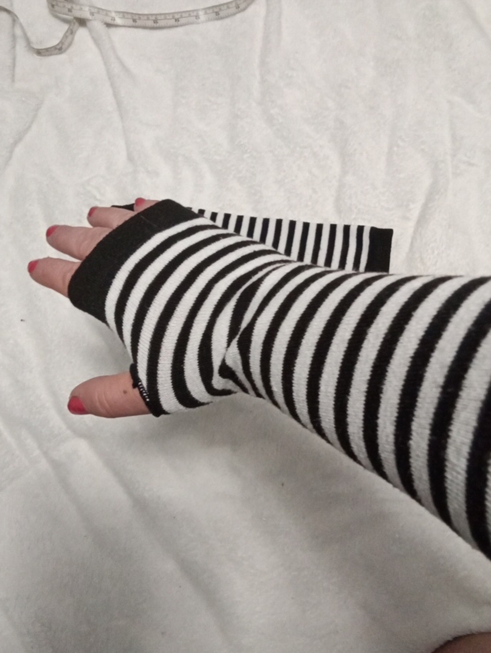 5/$20**Black And White Striped Hand/Arm Warmer - Picture 2 of 3